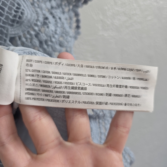 Hollister Womens Blue Embroidered Blouse Eyelet Boxy Crop Top Shirt Size Small - Picture 4 of 6